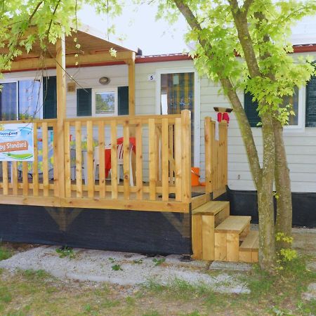 Happy Camp Mobile Homes In Camping Villaggio Internazionale San Menaio Exterior photo