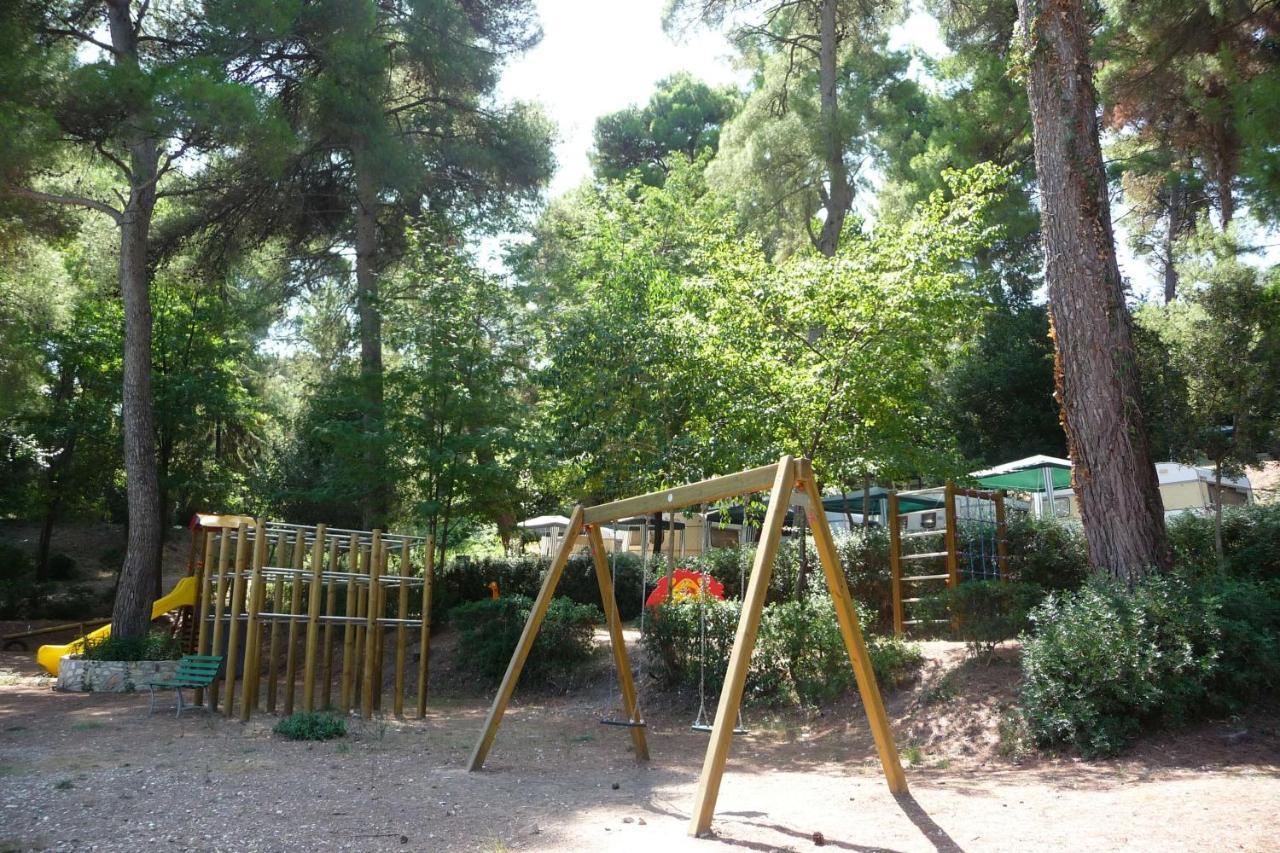 Happy Camp Mobile Homes In Camping Villaggio Internazionale San Menaio Exterior photo