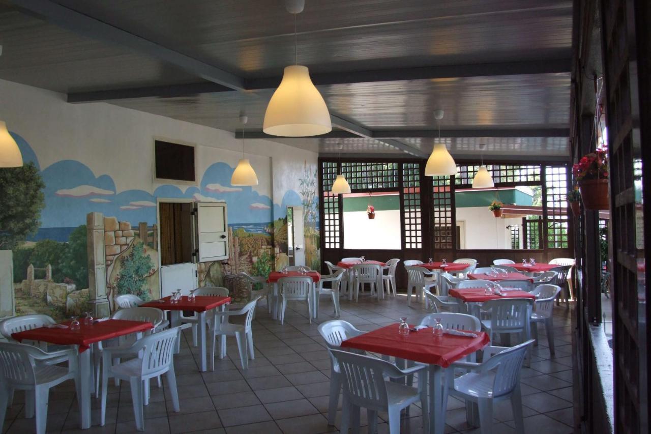 Happy Camp Mobile Homes In Camping Villaggio Internazionale San Menaio Exterior photo