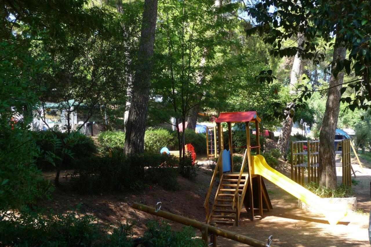 Happy Camp Mobile Homes In Camping Villaggio Internazionale San Menaio Exterior photo